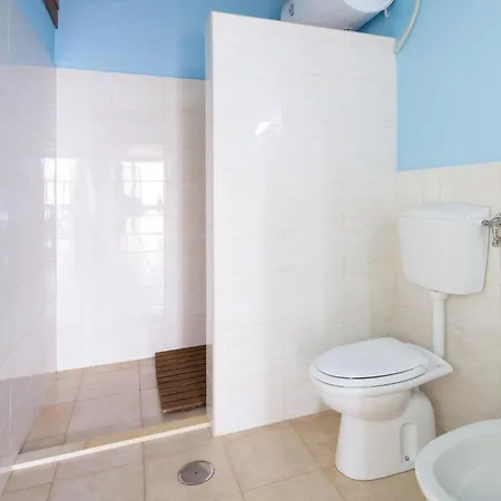 1 Bedroom Awesome In *