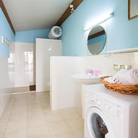 1 Bedroom Awesome In 別荘