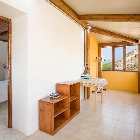 1 Bedroom Awesome In Prázdninový dům Diamante