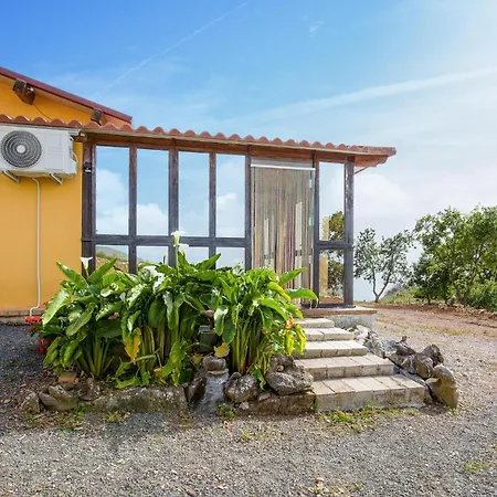 Prázdninový dům 1 Bedroom Awesome In *