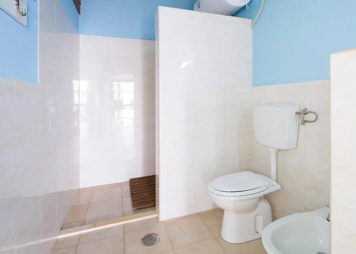 1 Bedroom Awesome In *