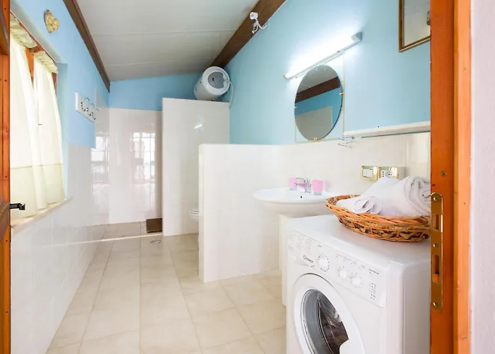 1 Bedroom Awesome In Casa de Férias