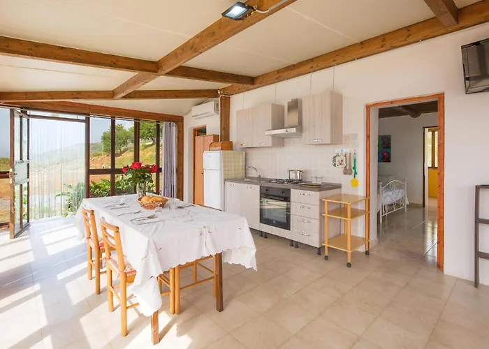 1 Bedroom Awesome In Casa de Férias *