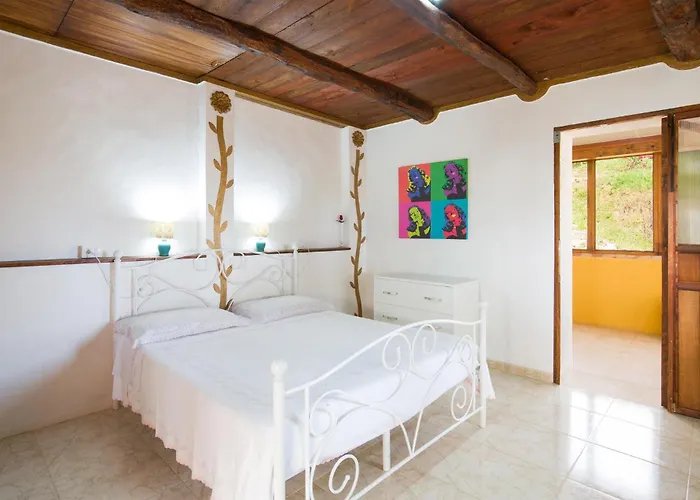 1 Bedroom Awesome In Casa de Férias