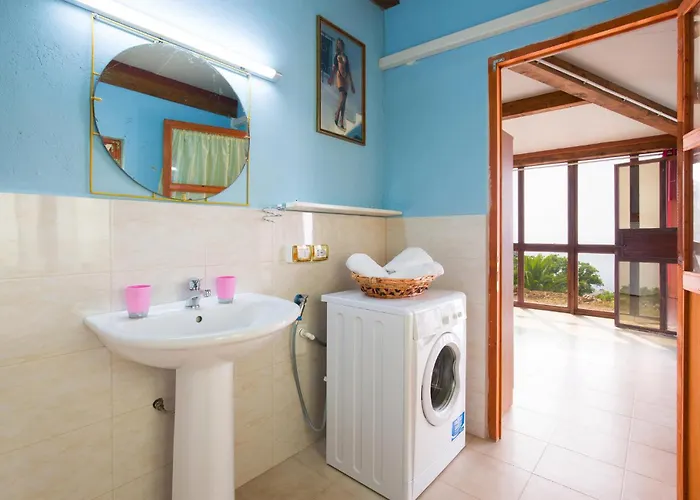 Casa de Férias 1 Bedroom Awesome In *